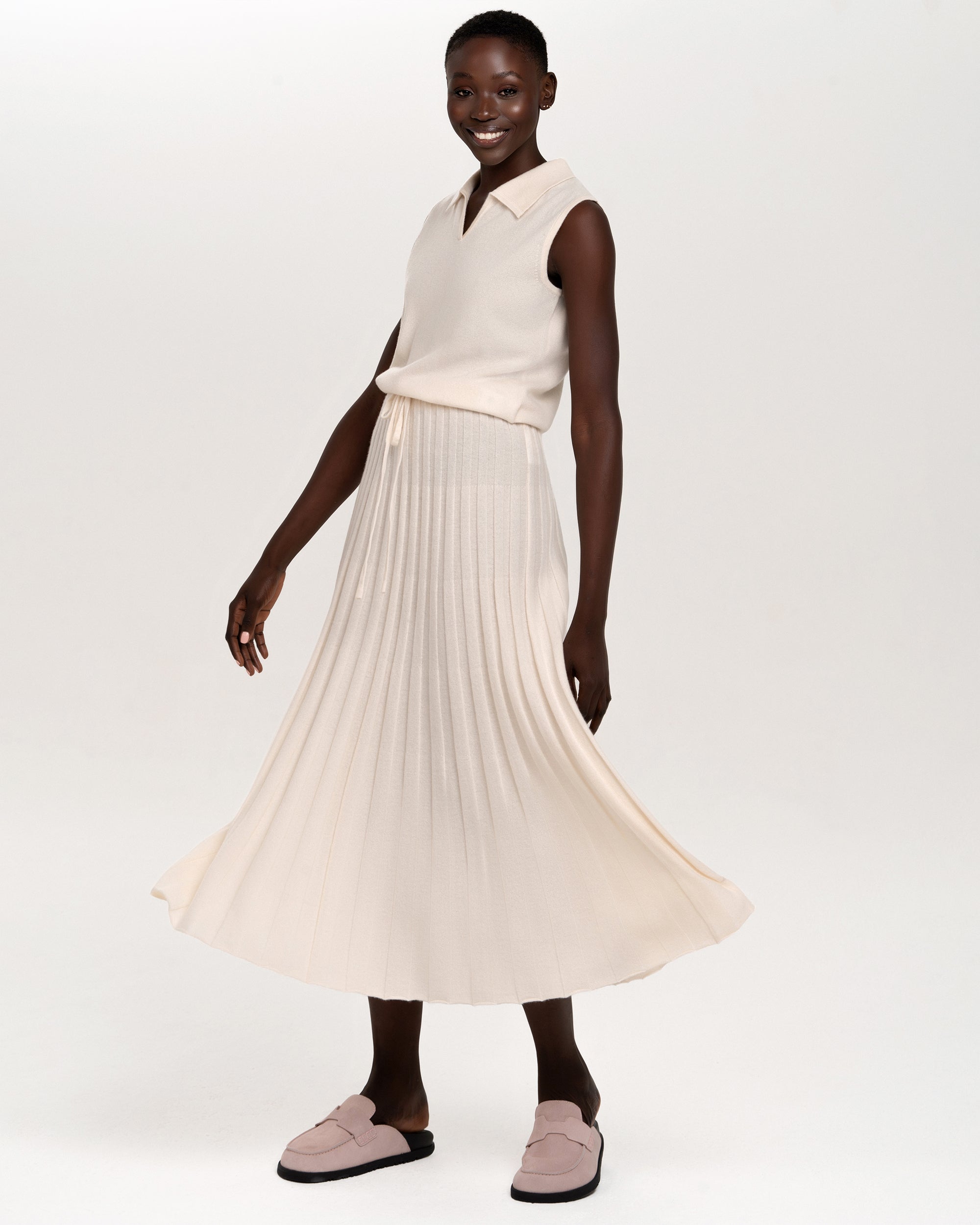 Pleated Cashmere skirt