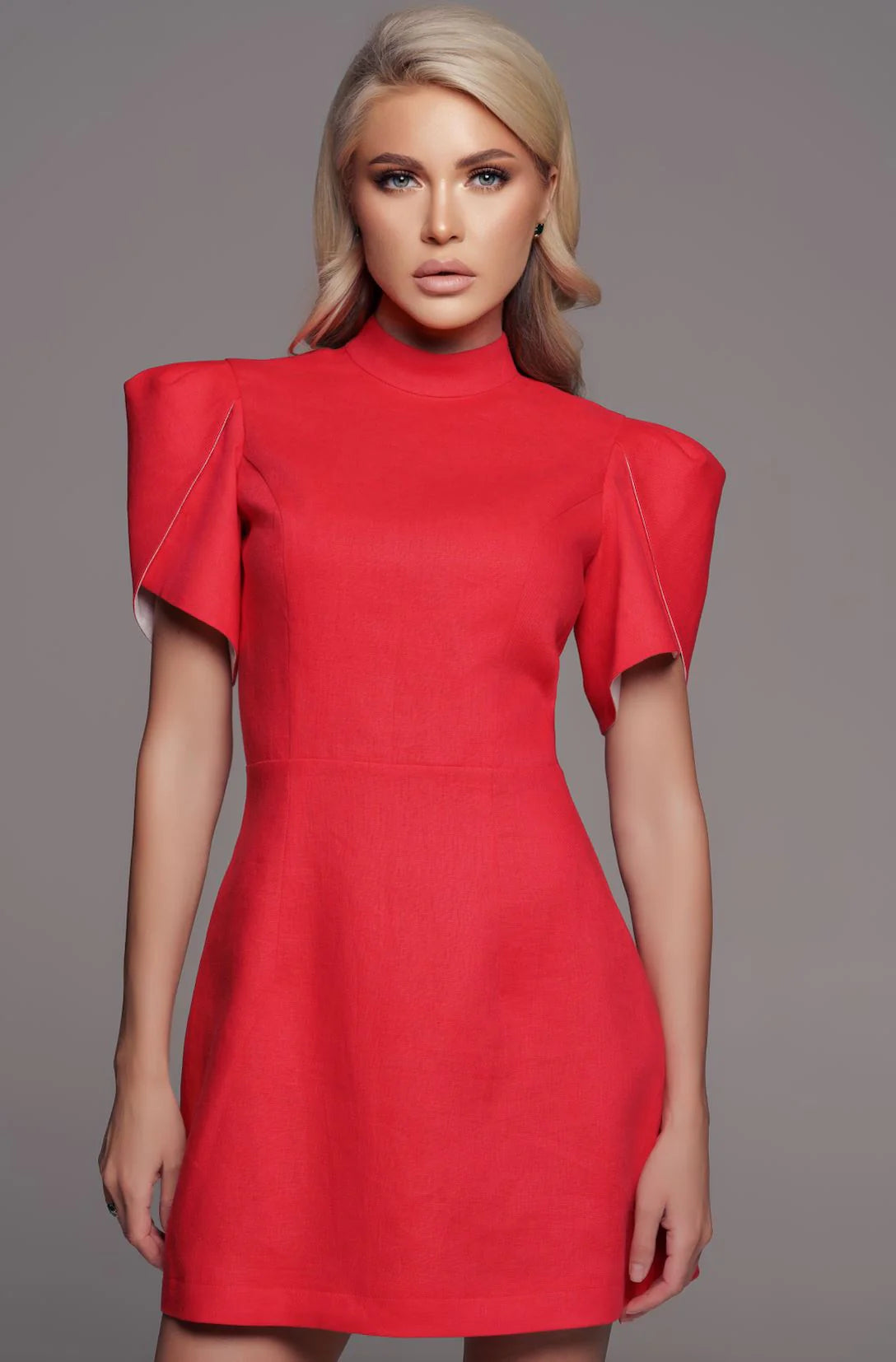 Короткое льняное платье LALEA